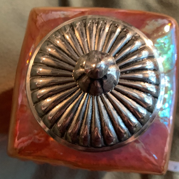 Beautiful heavyweight orange ribbed glass canisters. Both 4 1/2” x 4 1/2”. - Picture 5 of 12